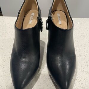 Geox Respira Black Leather Women's Pumps